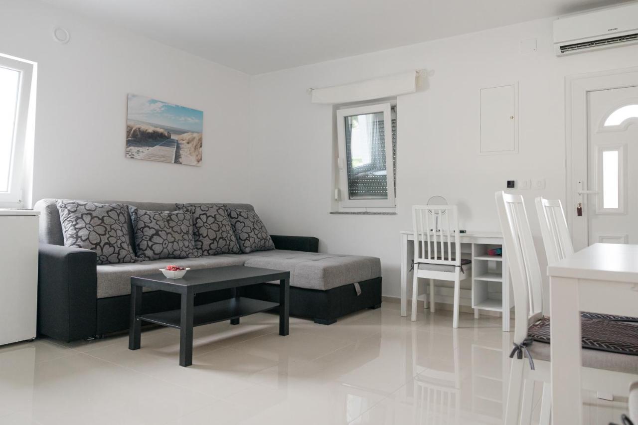 Zanic With Private Swimming Pool And Sea View Starigrad Paklenica