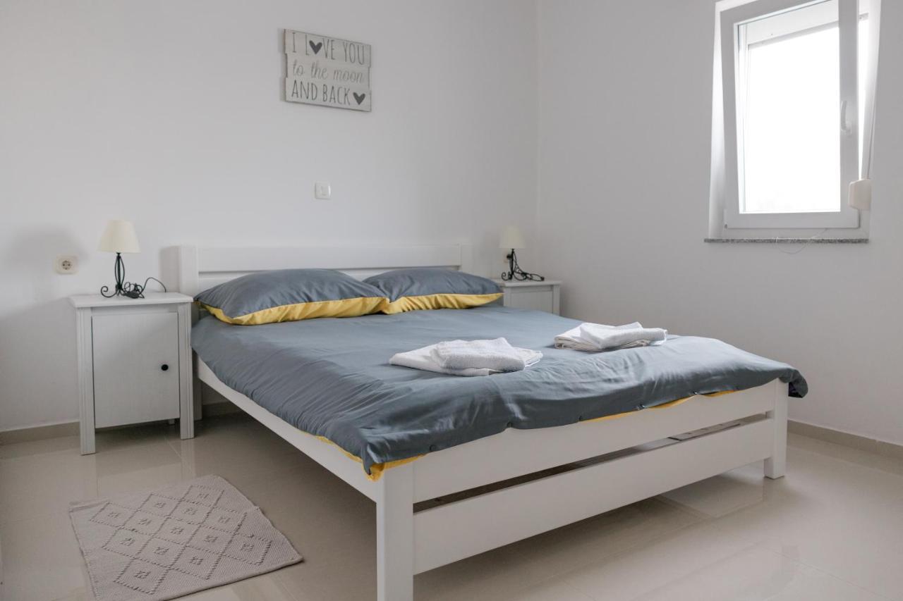 Zanic With Private Swimming Pool And Sea View