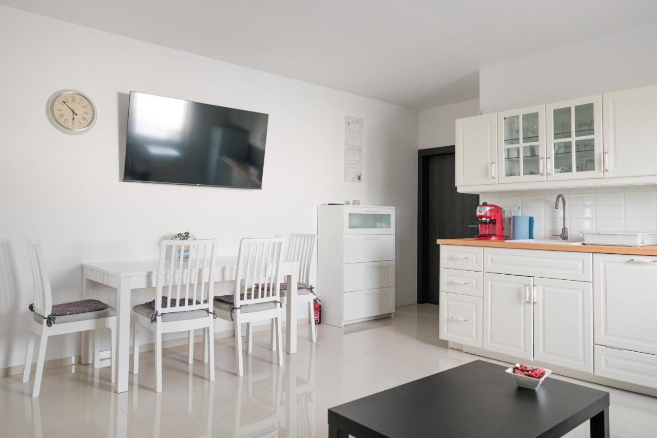 Apartment Zanic With Private Swimming Pool And Sea View Starigrad Paklenica