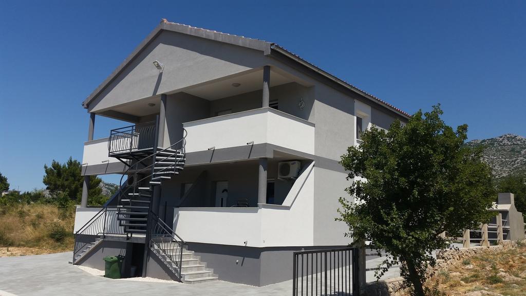 Zanic With Private Swimming Pool And Sea View *